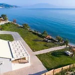 Seashore Stream Apartment